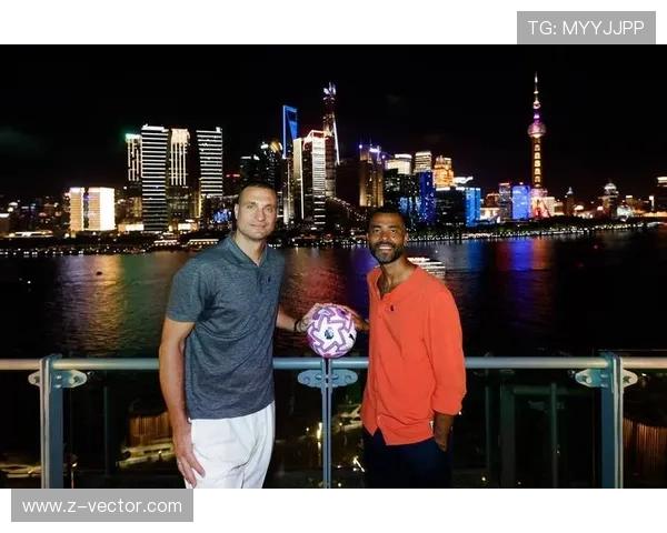 卢顿队在英超新赛季表现稳健，球迷期待其持续提升竞技状态。